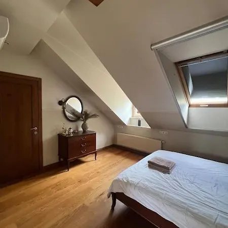 Old Town With Free Parking *