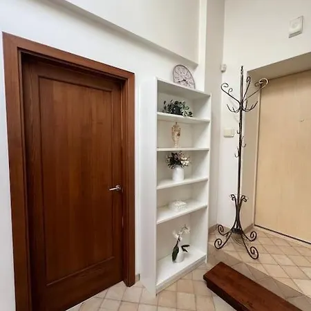 Old Town With Free Parking Apartment