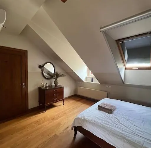 Old Town With Free Parking *